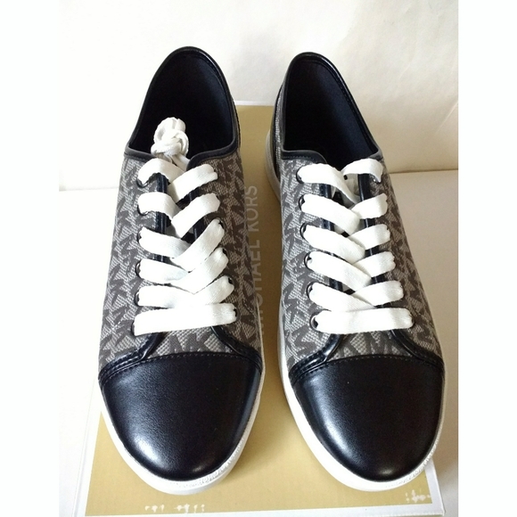 🆕 MICHAEL KORS Women's MK Logo City Sneakers Shoes Laceup Size 8 Color Graphite - Picture 6 of 8